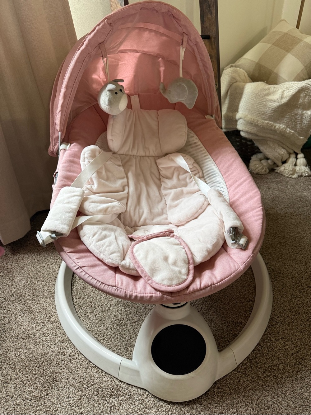Electric baby swing